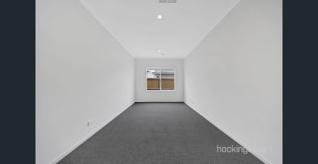 BRAND NEW LUXURIOUS FAMILY HOME - Photo 4