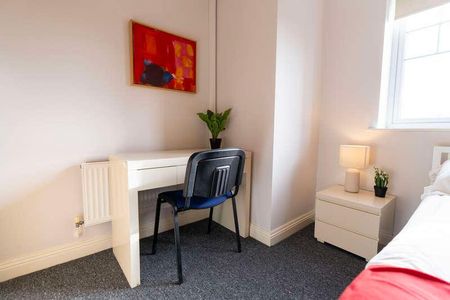 The Drive, Earley, Reading, RG6 - Photo 3