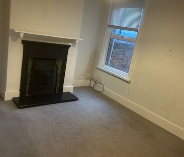 3 Bed Terraced House, Sherwood Street, RG30 - Photo 6