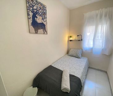 Calle de Valderrobres, Madrid, Community of Madrid 28022 - Photo 6