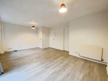 2 bedroom semi-detached house to rent - Photo 2