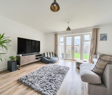 3 bedroom semi-detached house to rent - Photo 1