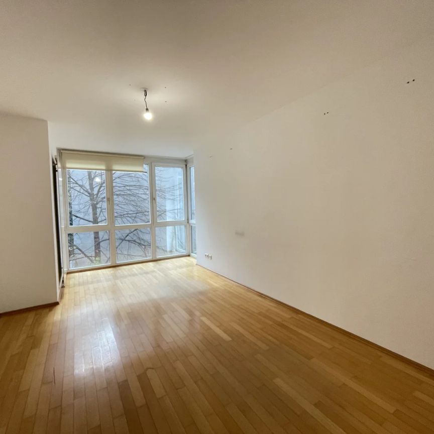 3 Zimmer Wohnung mit Gemeinschaftsdachterrasse direkt beim Karlsplatz! - Photo 1