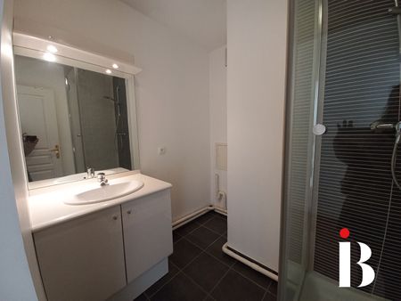 Location Appartement 5 pièces 120m² ST HERBLAIN 44800 - Photo 4