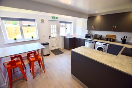 Room 6 - 19 Tarrant Walk Walsgrave, Coventry West Midlands CV2 2JJ- BILLS AND WIFI INCLUDED - Photo 5