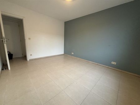 Ruim appartement met 2 slaapkamers in centrum Merchtem - Photo 4