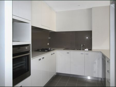 Ground Floor Two-Bedroom Apartment - Photo 2