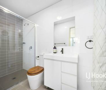 MODERN GROUND FLOOR APARTMENT WITH LARGE COURTYARD - Photo 3