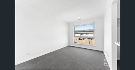 Stunning Family Home in Fraser Rise... - Photo 3