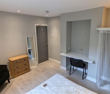 1 bedroom in a house share to rent - Photo 6