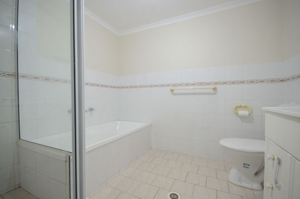 2 Bedroom Spacious Unit - Photo 1