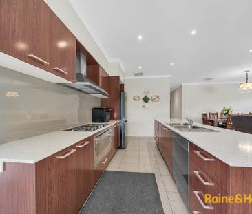 22 Challenger Circuit, Cranbourne East, VIC 3977 - Photo 2