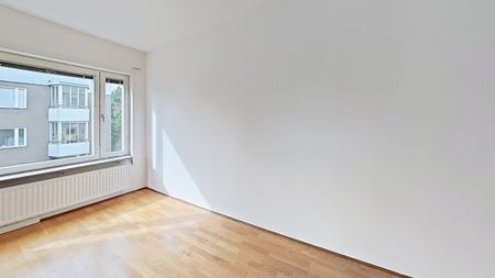 Skrinnarvägen, Eskilstuna - Photo 2