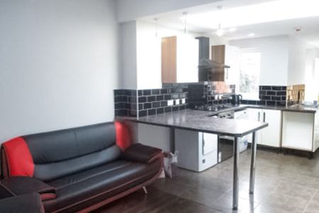 60 Hubert Road - Photo 2