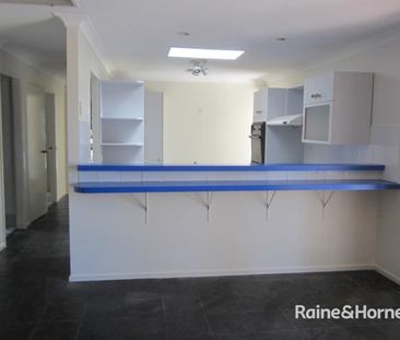Spacious Living in Castle Hill - Photo 5