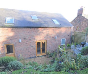 St Annes Vale, Brown Edge - Photo 1