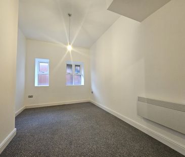 1 bedroom flat Town Centre - Photo 5