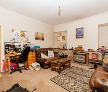 Mark Street, Huddersfield - Photo 2