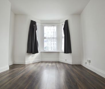 2 bedroom Flat To Let - Photo 1