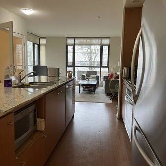 2bdrm condo near VGH hospital for. rent - Photo 3