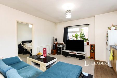 1 bedroom flat to rent - Photo 2