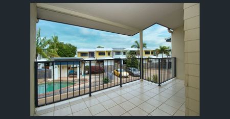 Stylish Two-Bedroom Townhouse in Prime Douglas Location! - Photo 3