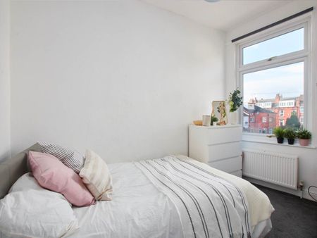 Wetherby Grove (Room 3), Burley, Leeds - Photo 4