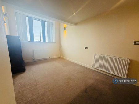2 bedroom flat to rent - Photo 3