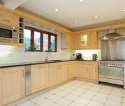 5 bedroom detached house to rent - Photo 1