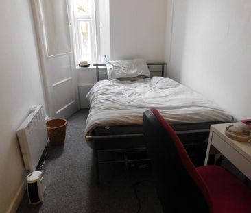 4 bedroom flat to rent - Photo 5