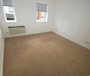 2 bedroom end of terrace house to rent - Photo 5