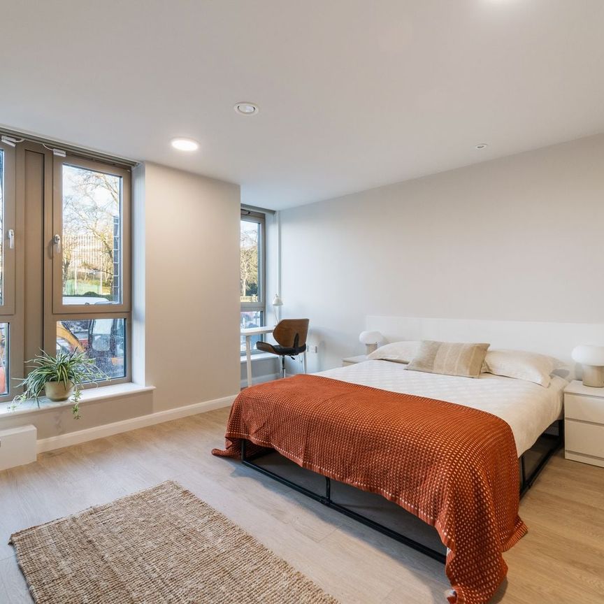 2 Bournbrook Road ALL BILLS INCLUDED - Photo 1