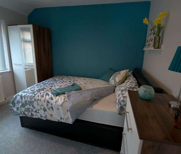 1 bedroom in a house share to rent - Photo 3