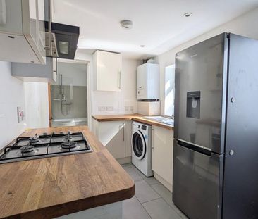 2 bedroom flat to rent - Photo 4