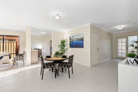 Light and Bright Villa! - Photo 2