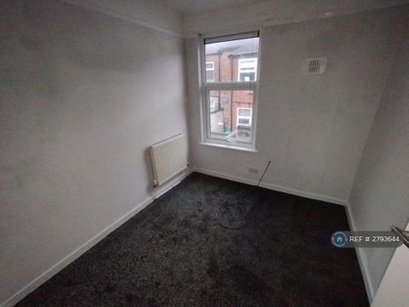 3 bedroom terraced house to rent - Photo 4