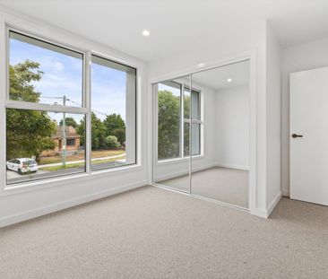 Simply Stunning Three-Bedroom Townhouse - Photo 5