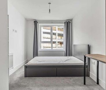 High Wycombe, Buckinghamshire, HP11 - Photo 4