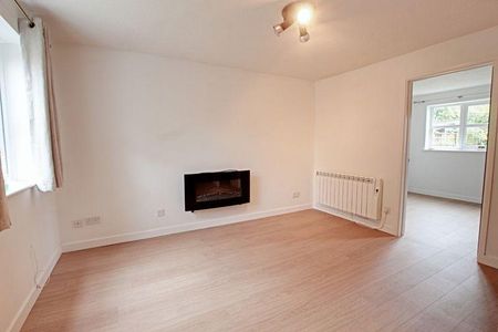 2 bedroom terraced house to rent - Photo 2