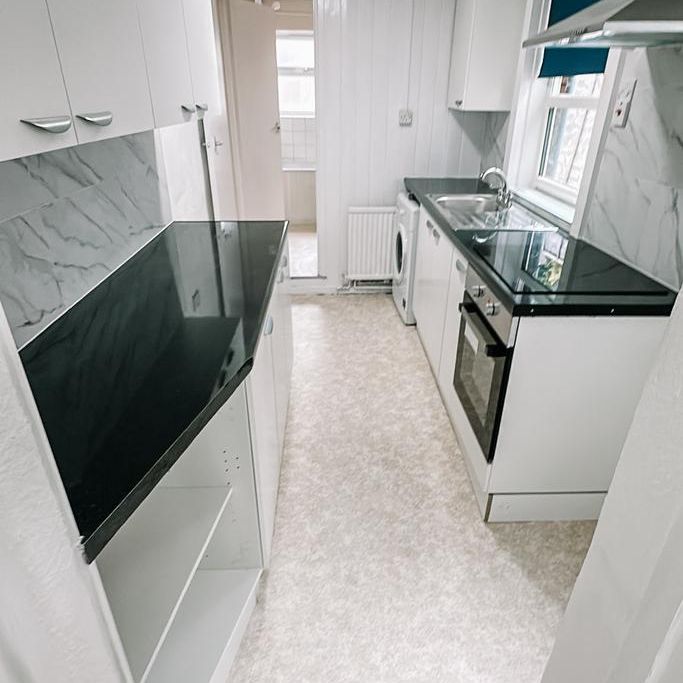 2 bedroom terraced house to rent - Photo 1