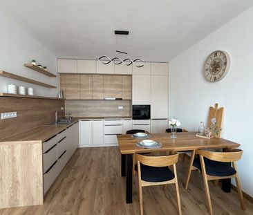 PRENÁJOM - 2-izbový luxusný byt s balkónom a parkovaním, Pivovarská ul – Fotografia 2