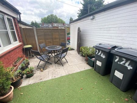 Bristol Road - Photo 4