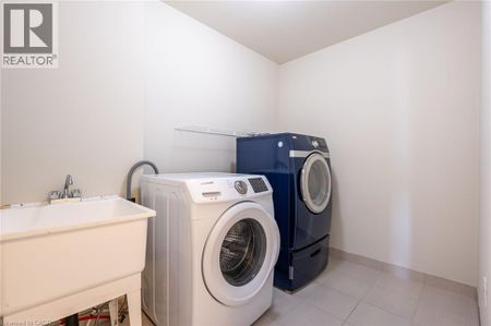 175 LORMONT Boulevard, Stoney Creek, Ontario, L8J0K1 - Photo 2