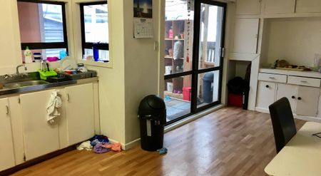 4 Bedroom Brick and Tile Property!! - Photo 3