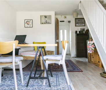 Seymour Way, Sunbury-on-Thames, Surrey, TW16 7NL - Photo 2