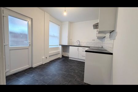 3 Bed Terraced House, Suburban Road, L6 - Photo 3