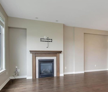 For Lease - 644 RUE DU CARTOGRAPHE Street, Orleans - Cumberland and... - Photo 6