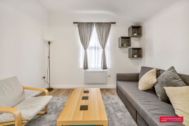 Carlyle Road, Ealing, London, W5 - Photo 1