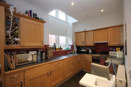 2 bedroom apartment to rent - Photo 4