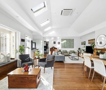 Northeast facing family classic in a blue-chip street - Photo 4